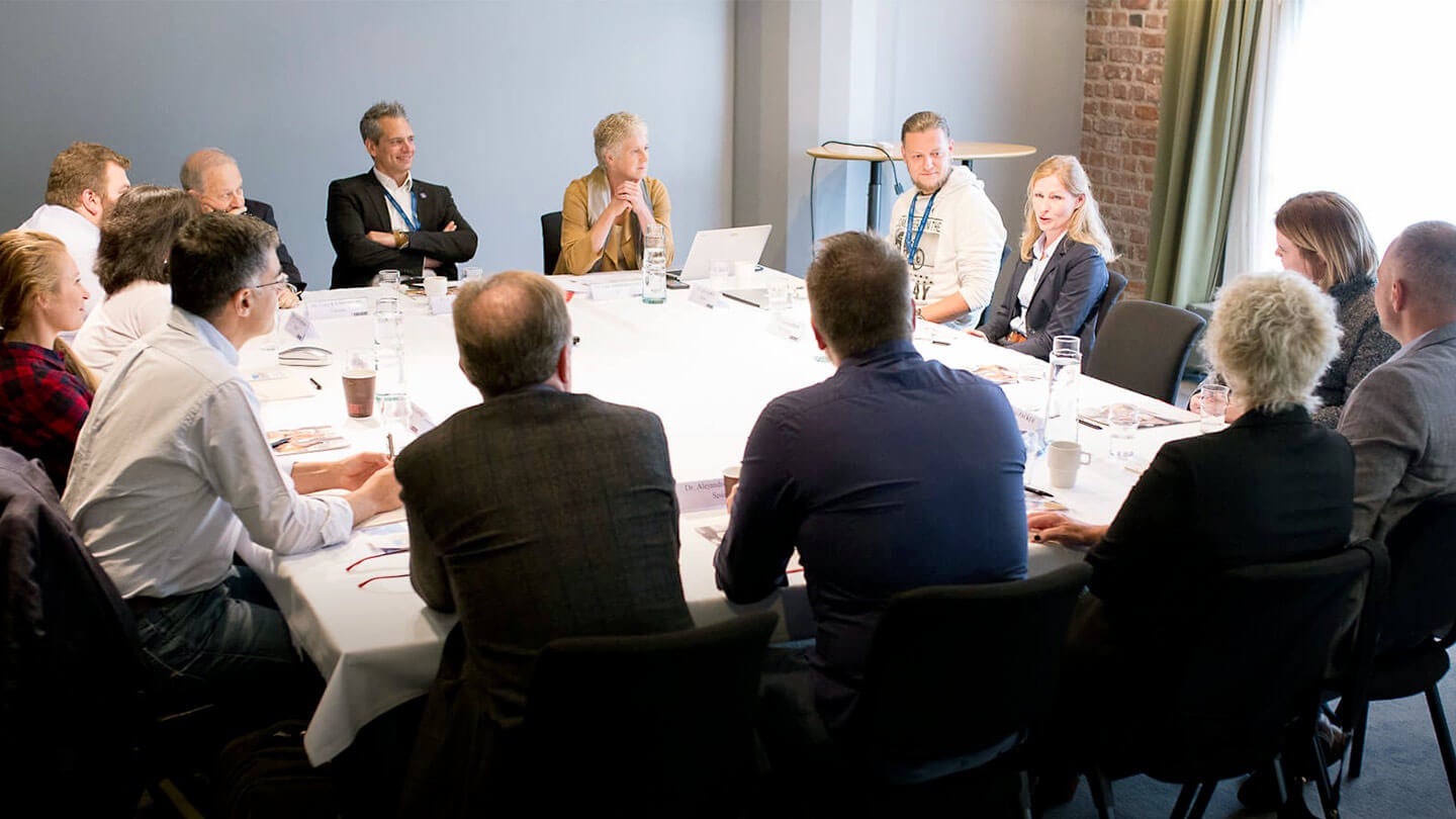 Лікування епілепсії за межами медикаментозної терапії та вплив дієти на епілепсію і її роль у лікуванні