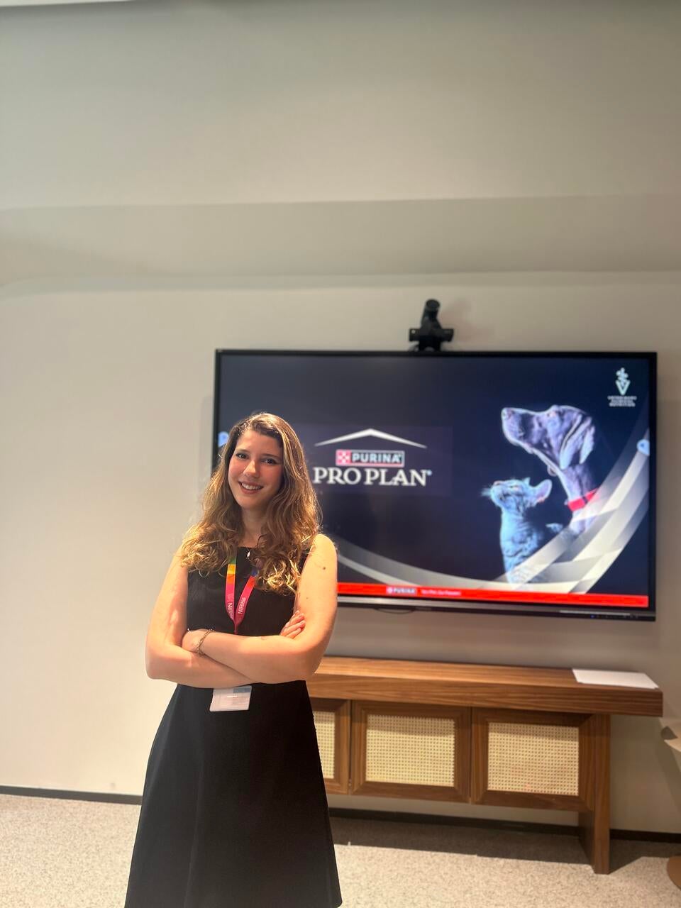 Ханде Аккая, 27 років